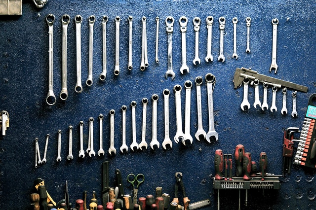 narzędzia klucze