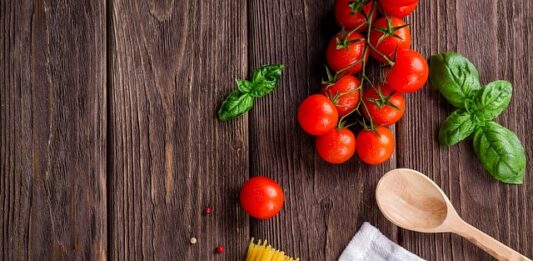 Czy można podlewać pomidory drożdżami?