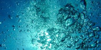 Jak pozbyć się pęcherzyków powietrza z żywicy?